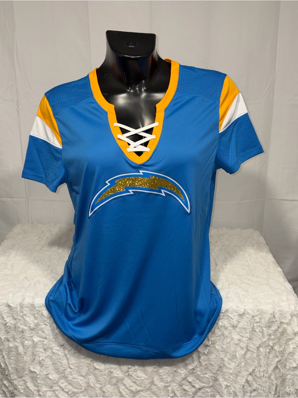 Los Angeles Chargers Women’s Performance V-Neck Lace Short Sleeve Shirt MED NWOT